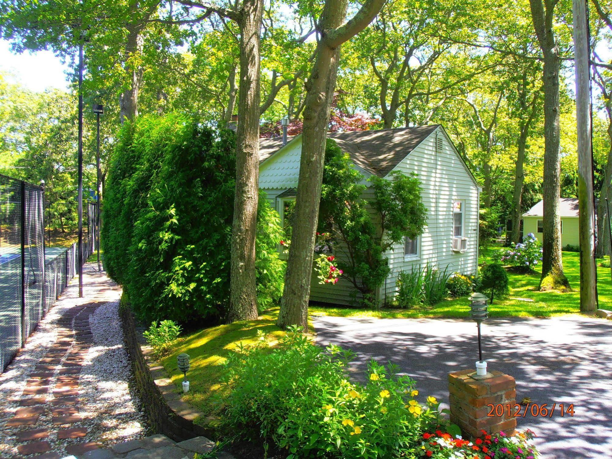 Hamptons Vacation Inn ハンプトン・ベイズ エクステリア 写真
