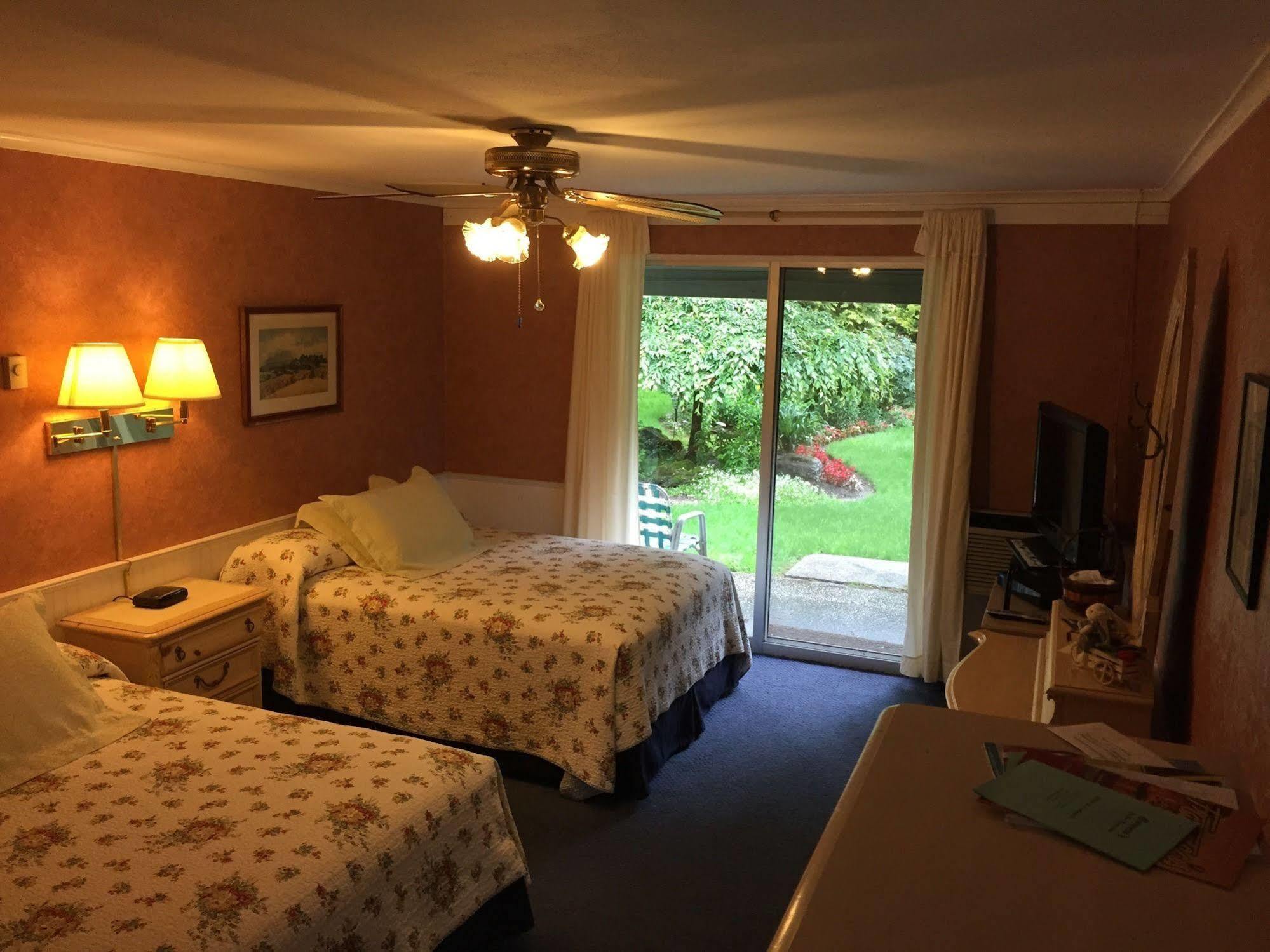 Hamptons Vacation Inn ハンプトン・ベイズ エクステリア 写真