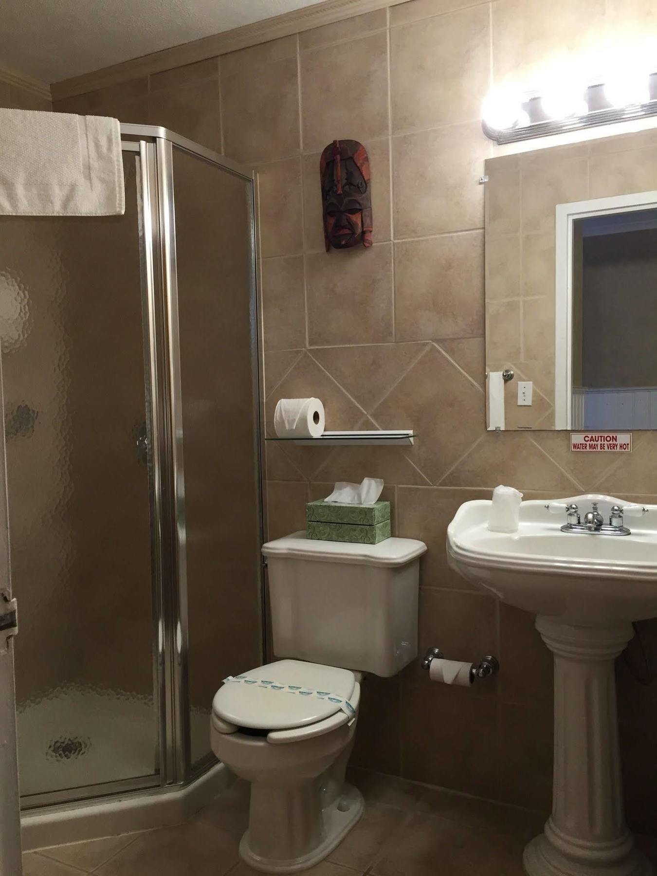 Hamptons Vacation Inn ハンプトン・ベイズ エクステリア 写真