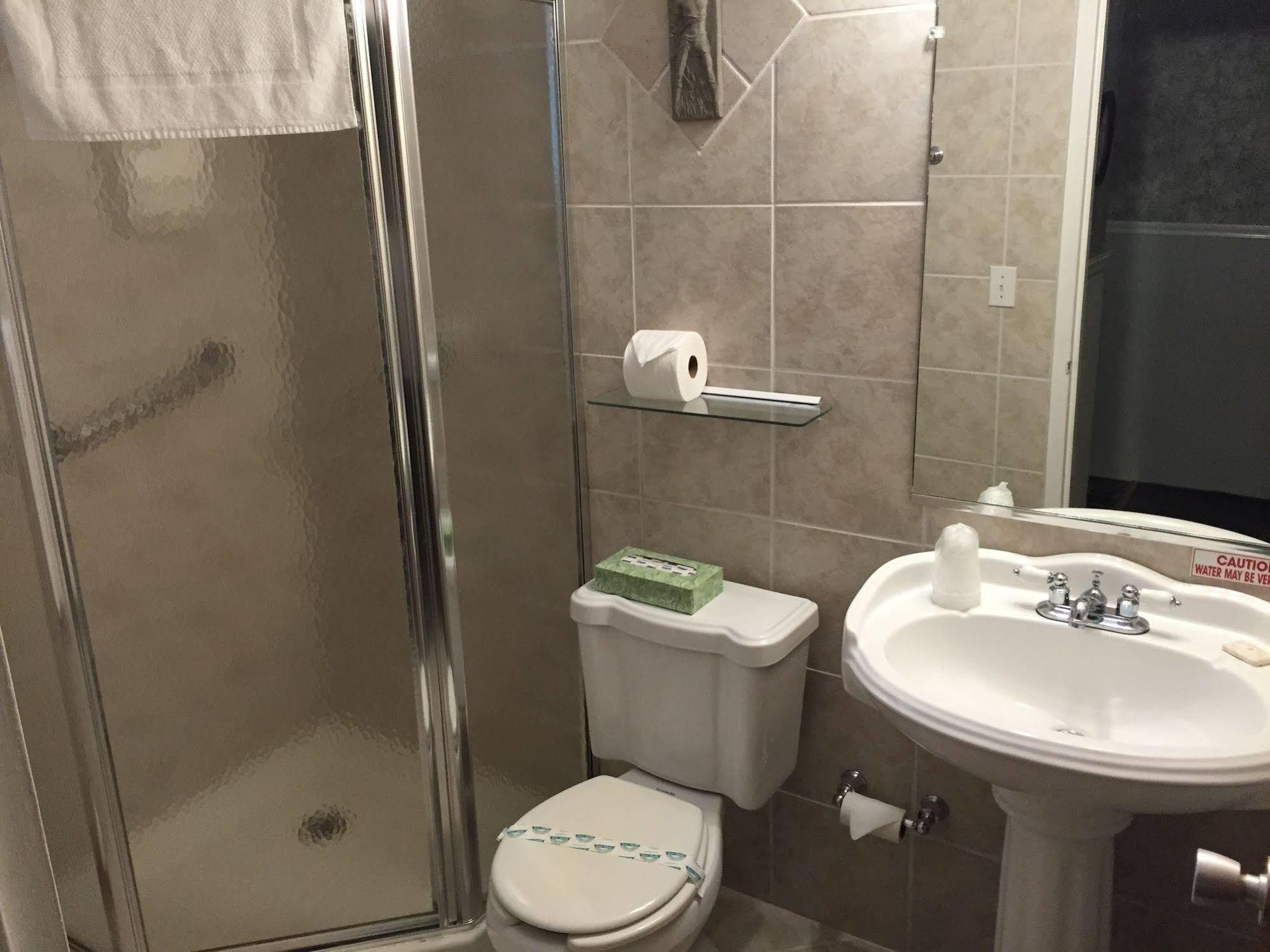 Hamptons Vacation Inn ハンプトン・ベイズ エクステリア 写真