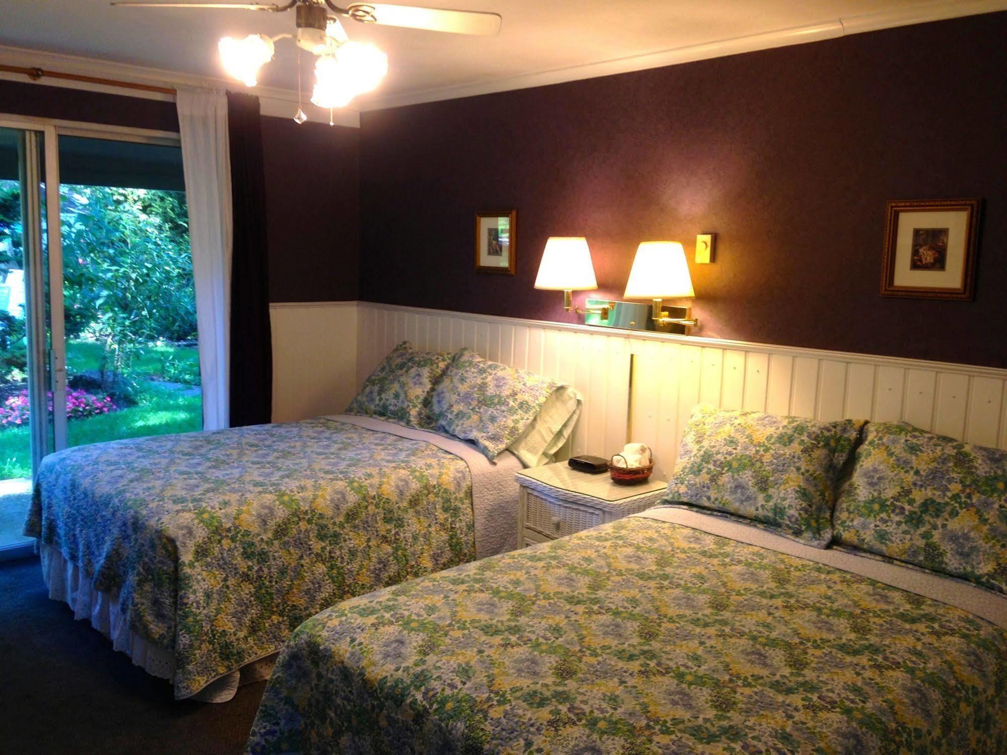 Hamptons Vacation Inn ハンプトン・ベイズ エクステリア 写真